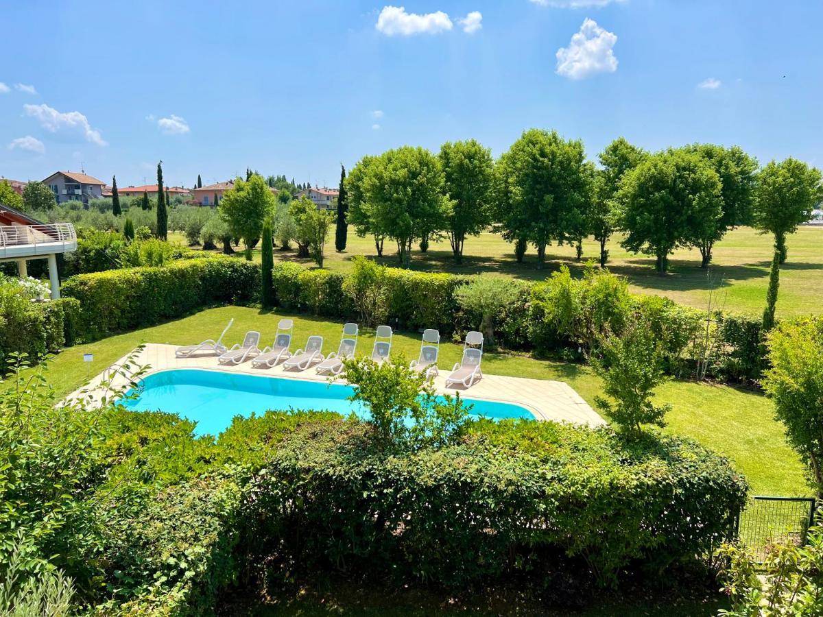 Paganini Suites And Apartments Sirmione Eksteriør billede