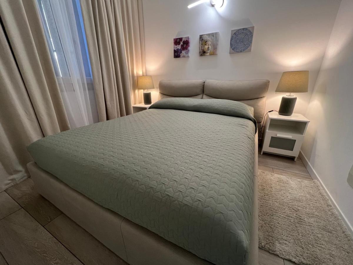 Paganini Suites And Apartments Sirmione Eksteriør billede