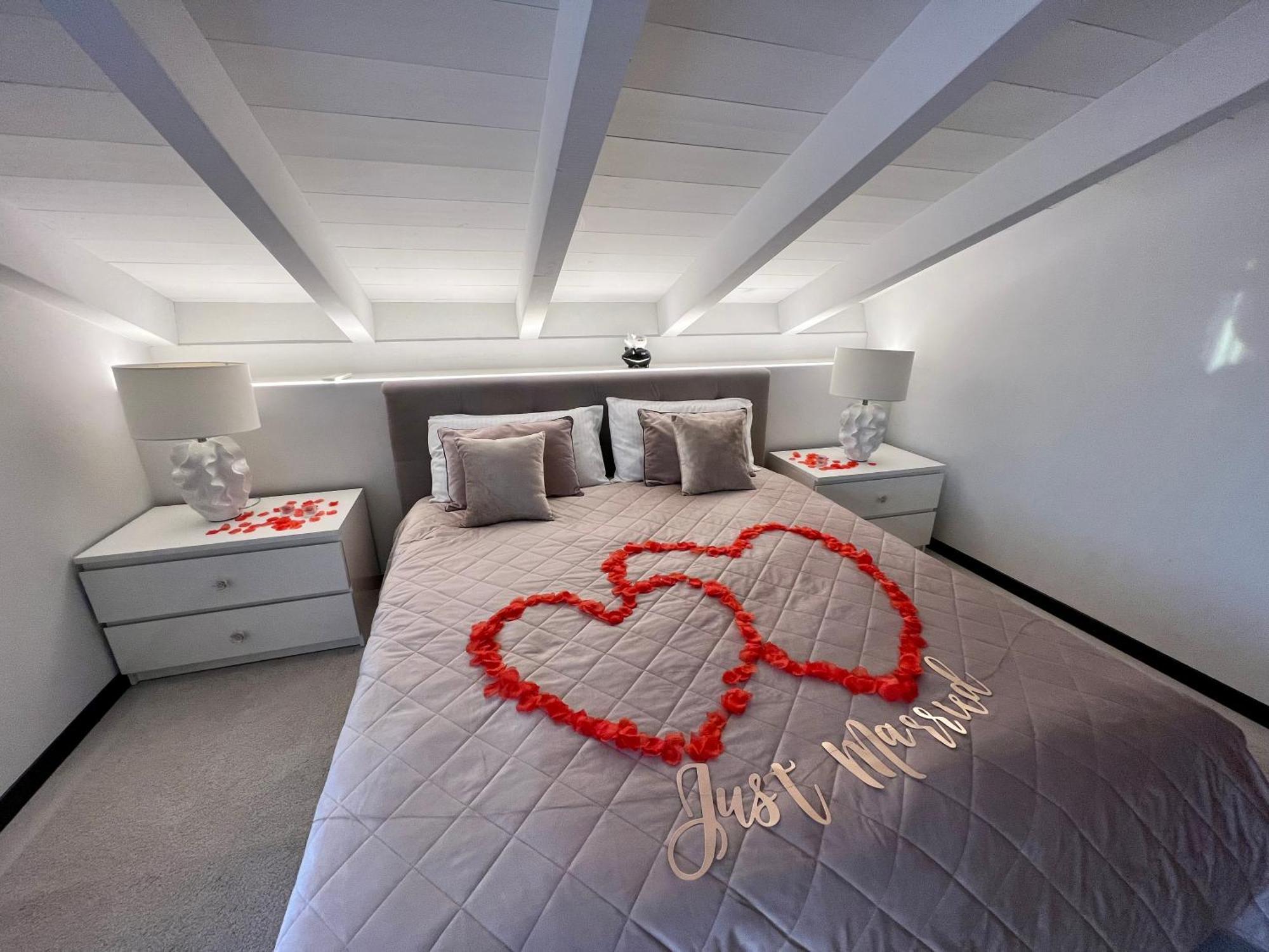Paganini Suites And Apartments Sirmione Eksteriør billede