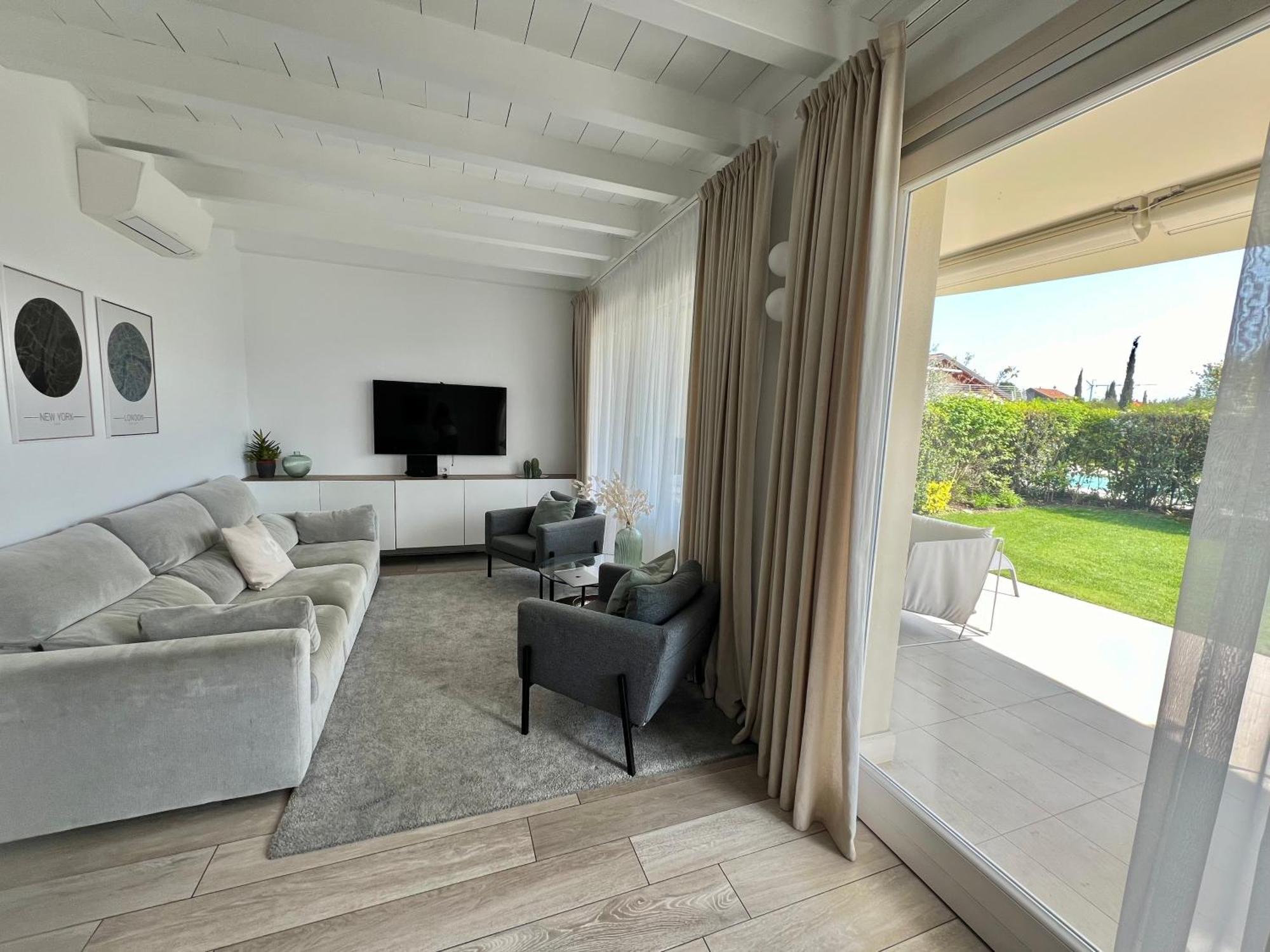 Paganini Suites And Apartments Sirmione Værelse billede